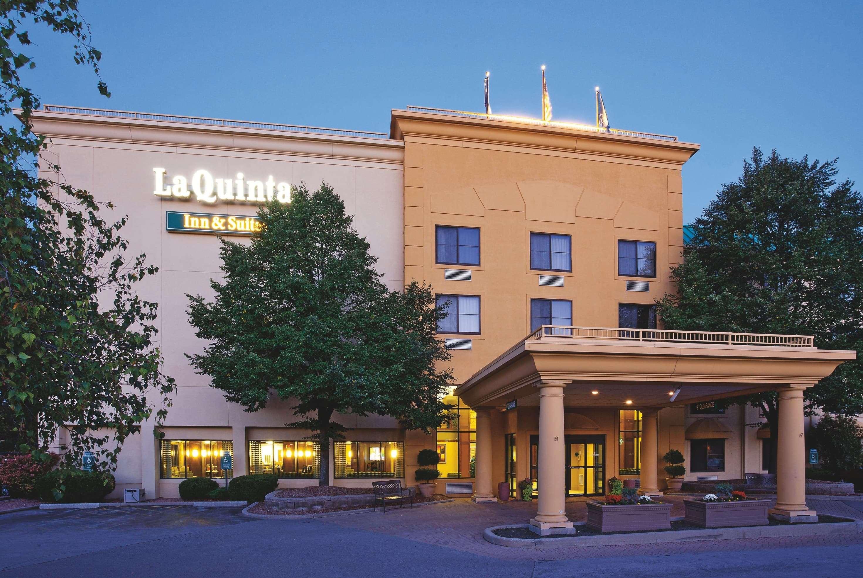 La Quinta By Wyndham Milwaukee Bayshore Area Glendale Екстериор снимка